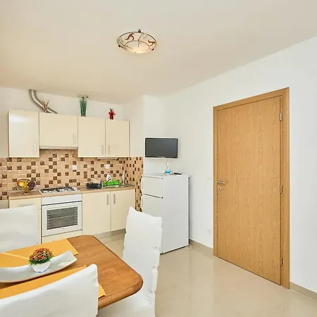 With Parking Space Maranovici, Mljet - 22339 Апартаменты