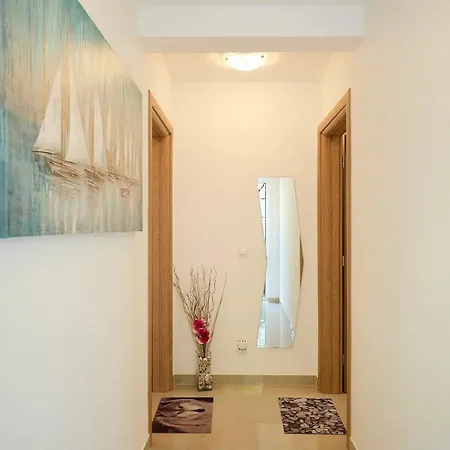 With Parking Spaces Maranovici, Mljet - 22339 Apartman *