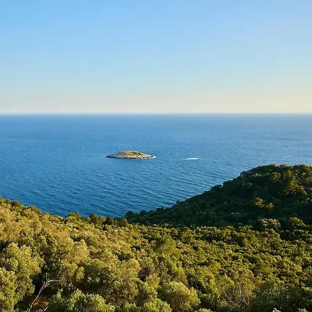 With Parking Spaces Maranovici, Mljet - 22339 *