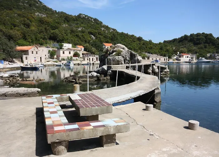 With Parking Space Maranovici, Mljet - 22339 Maranovići